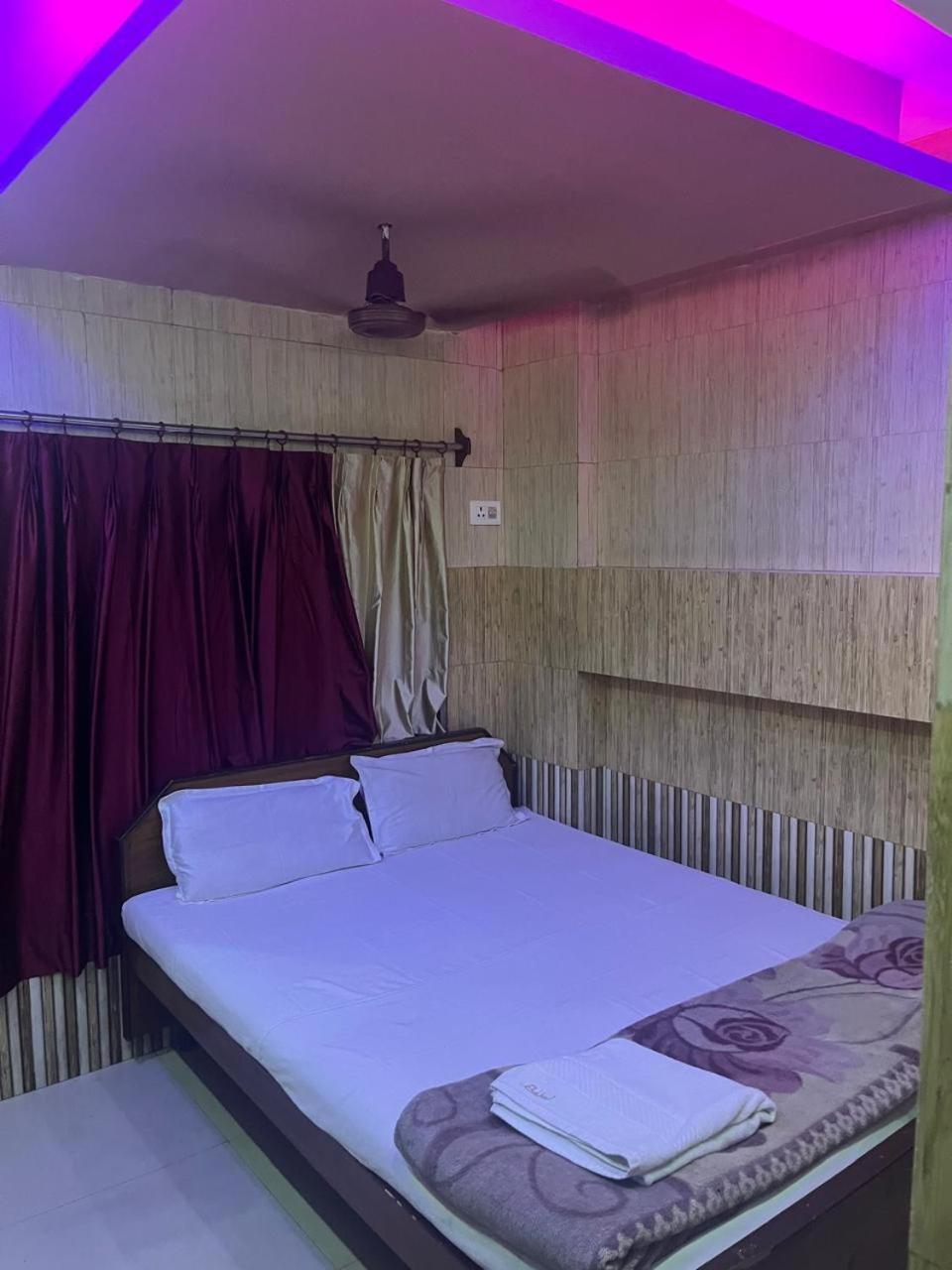 Lodge Babul Kolkata Bagian luar foto